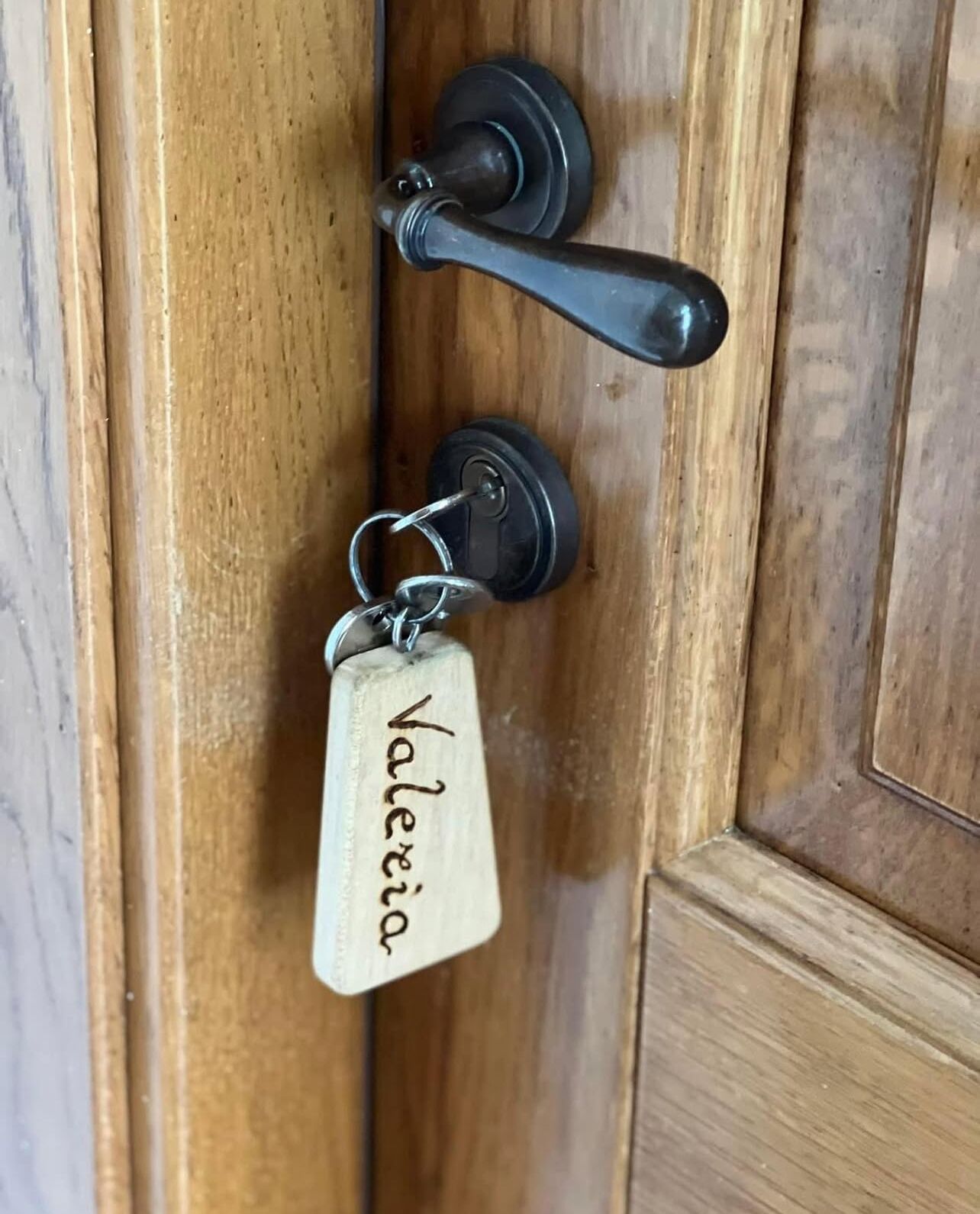 Basic-rum | Skrivbord och sängkläder