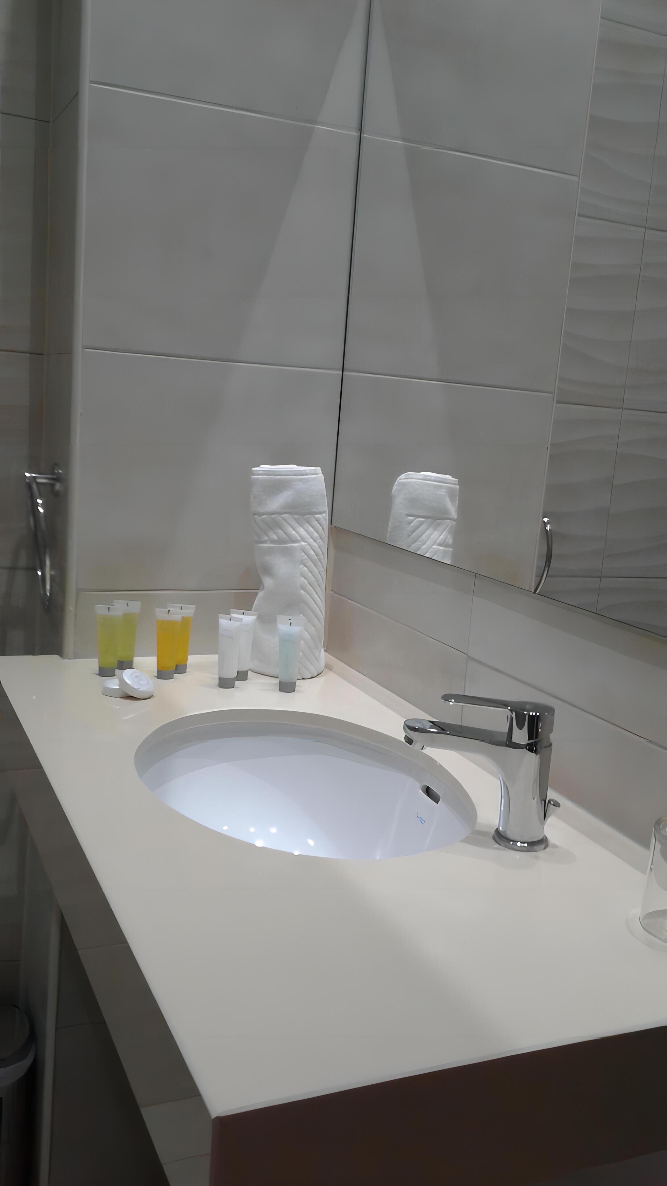 Photo - Captain Pier Hotel