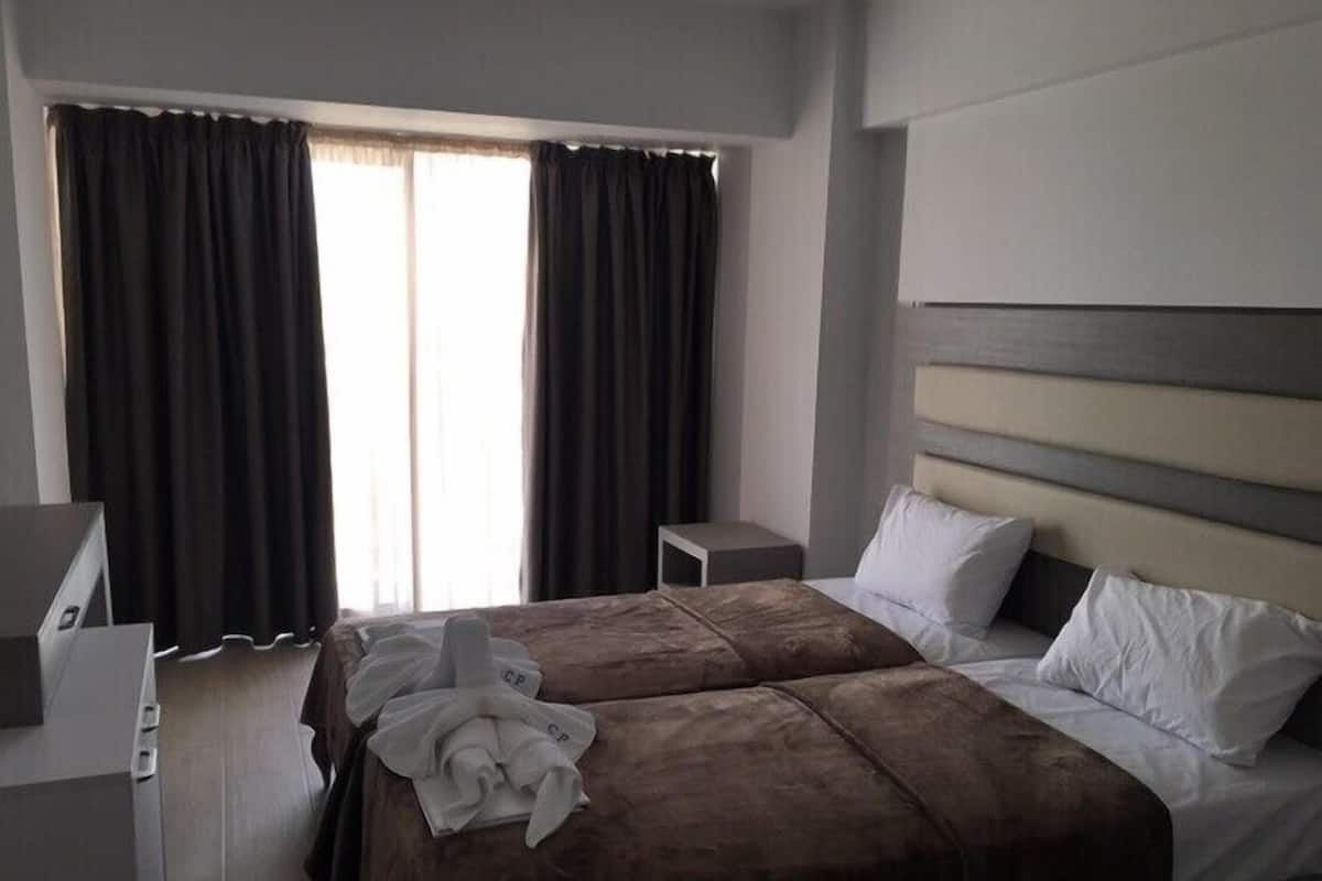 Zimmersafe, schallisolierte Zimmer, Bügeleisen/Bügelbrett