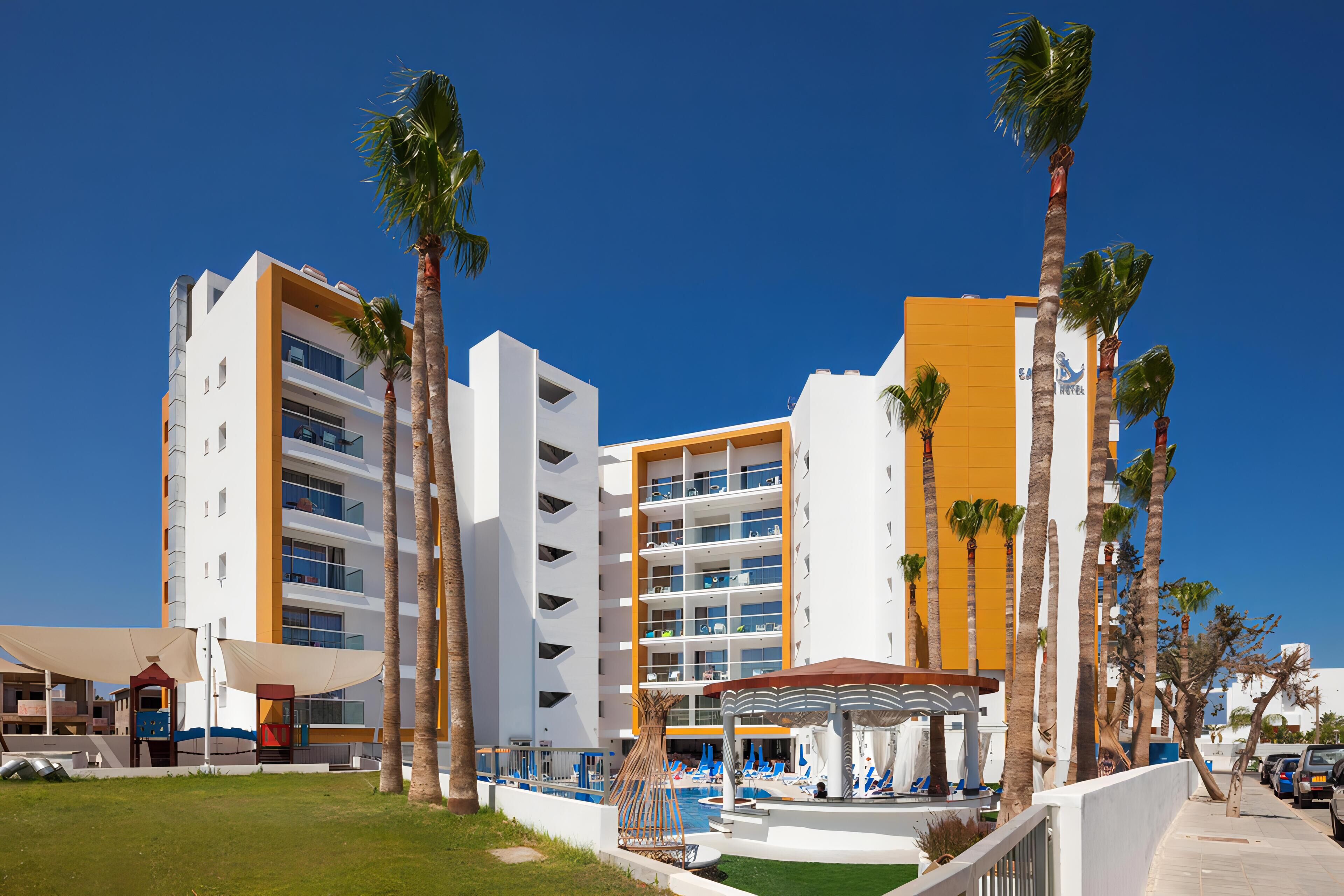 Photo - Captain Pier Hotel