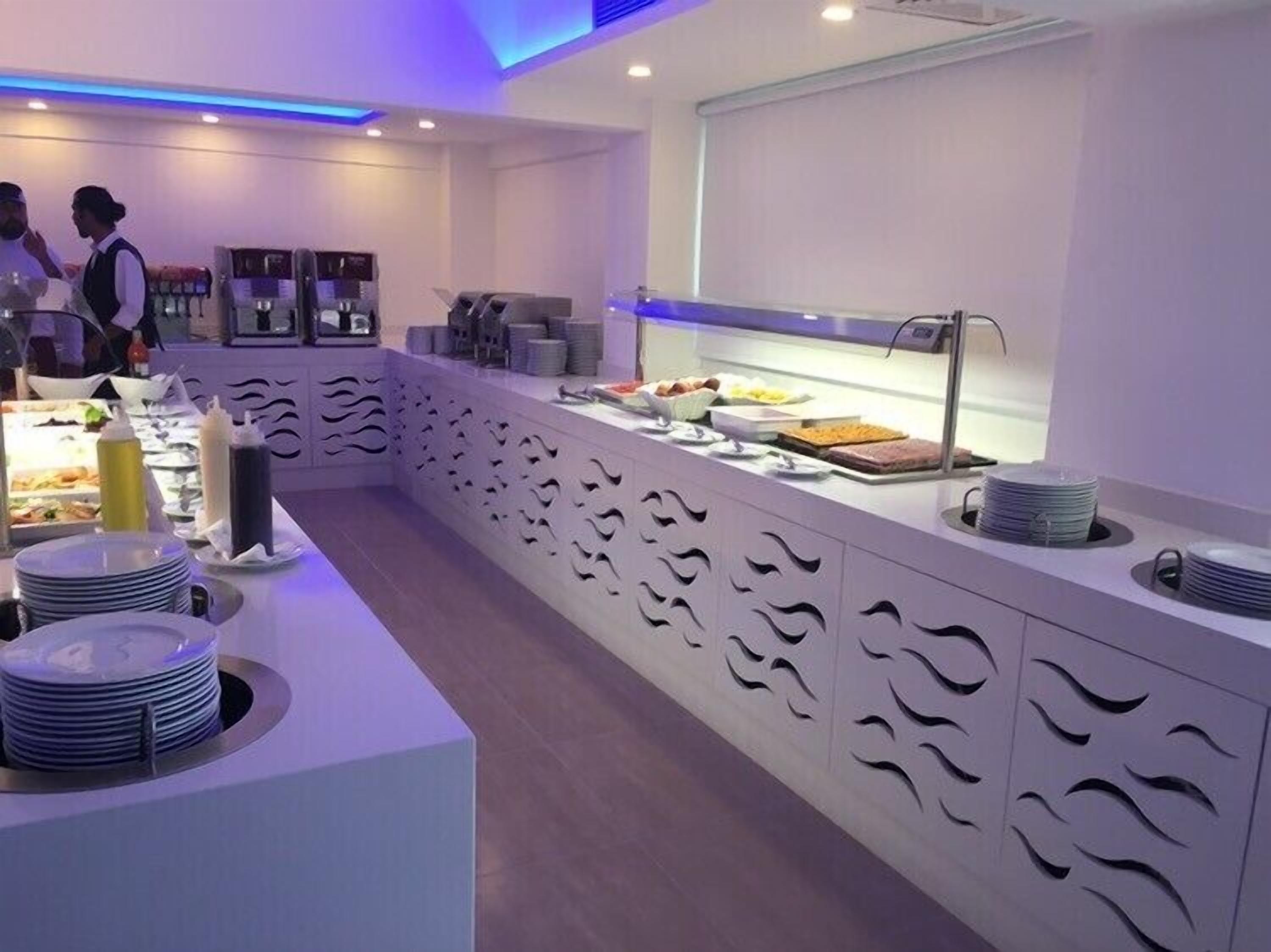 Photo - Captain Pier Hotel