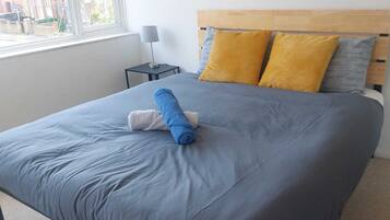 3 bedrooms, iron/ironing board, travel crib, free WiFi