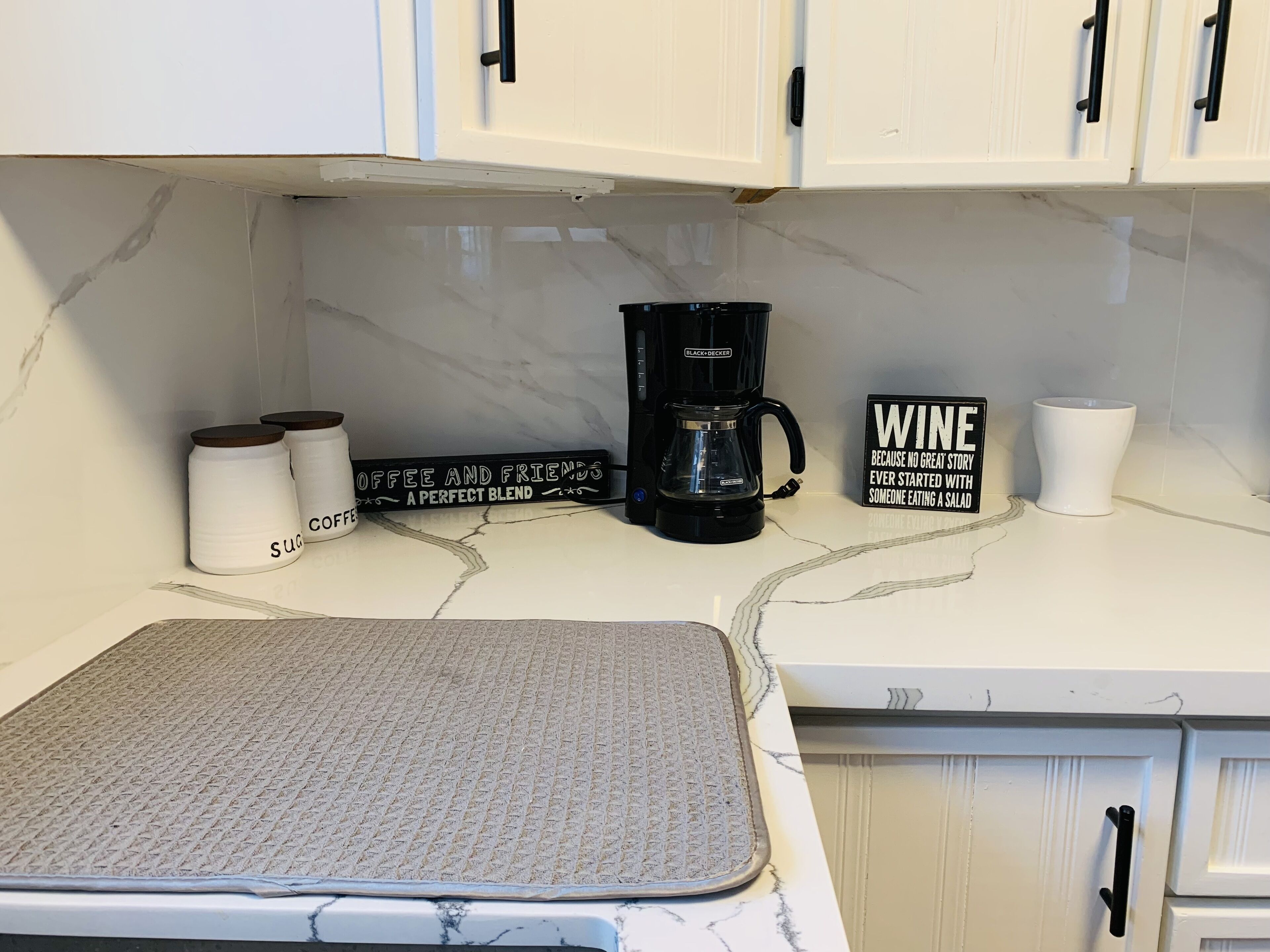 Stunning Sunset view and private waterfront lake