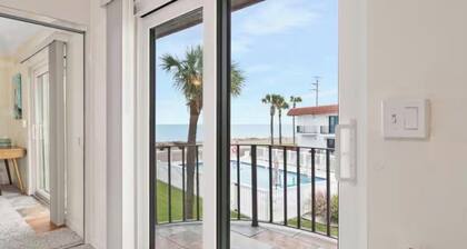 Peaceful Beachfront Getaway