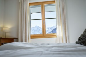 2 soverom og skrivebord