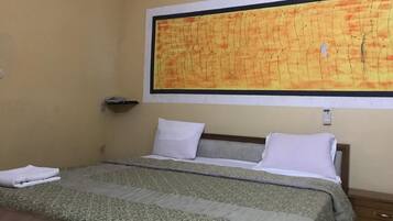 2 bedrooms, minibar, desk, laptop workspace