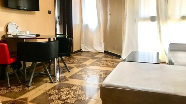 Deluxe Studio Suite | Living area - RÉSIDENCE ZEINA (Dakar)