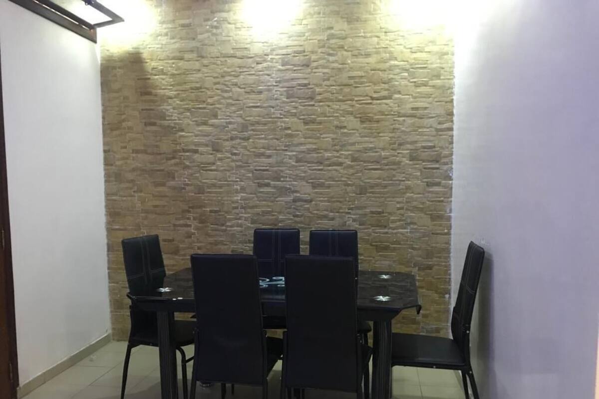 Apartamento luxo | Opções para refeição no quarto