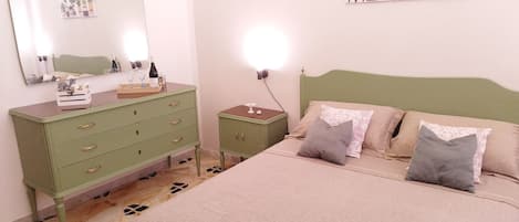 2 bedrooms, bed sheets