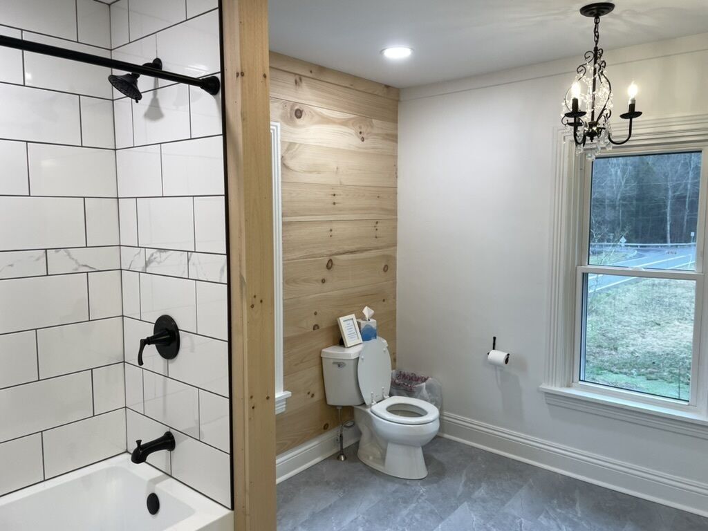 Newly renovated Farmhouse near Little Buffalo State Park