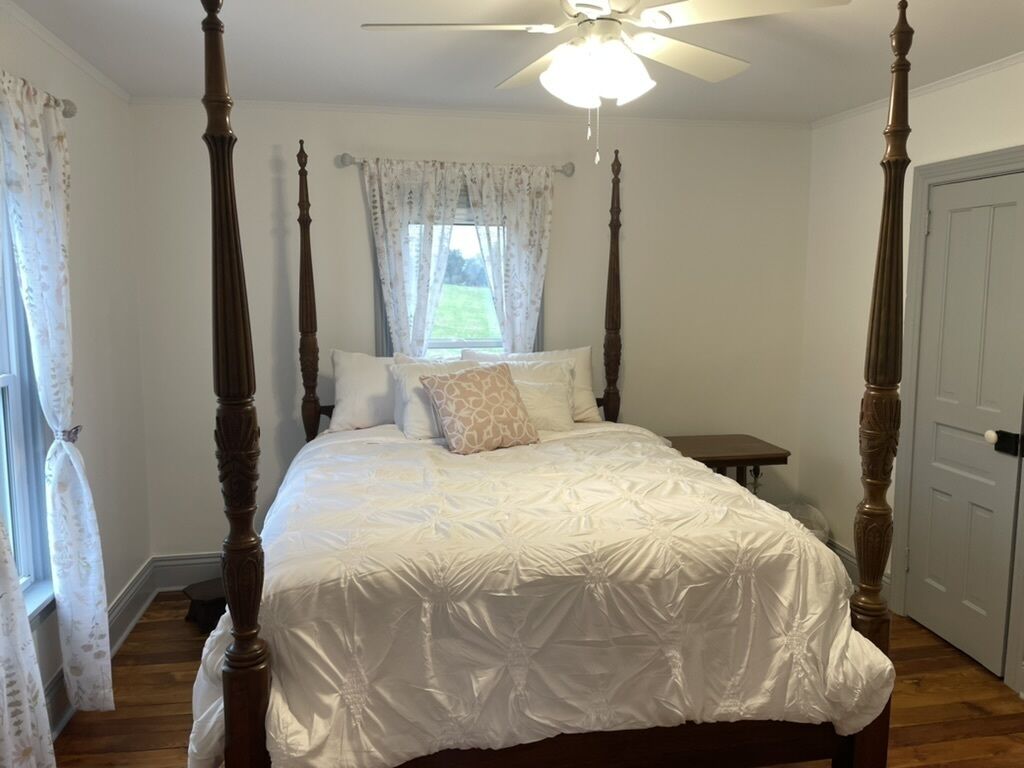 Newly renovated Farmhouse near Little Buffalo State Park