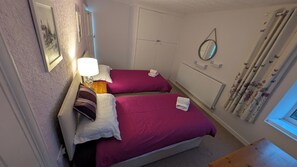 2 室のベッドルーム、アイロン / アイロン台、旅行用ベビーベッド、WiFi (無料)