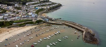 Synod Farm House Cottage, 5 Person hydro Hot Tub, Pet Friendly Nr NewQuay Wales.