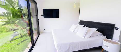 4 bedrooms, iron/ironing board, travel cot, free WiFi