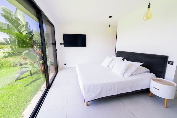 4 bedrooms, iron/ironing board, travel cot, free WiFi