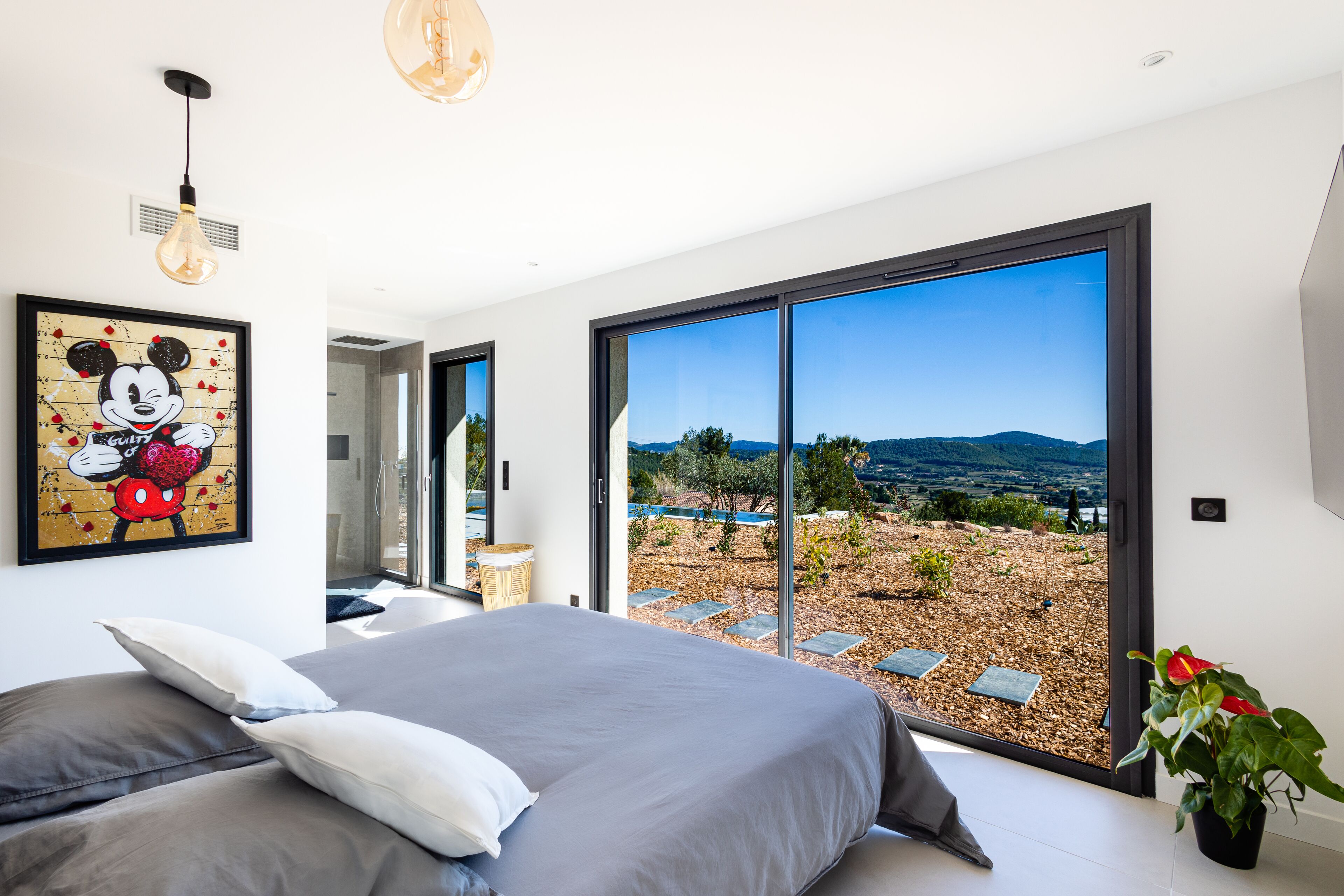 4 chambres, fer et planche à repasser, lit parapluie, Wi-Fi gratuit