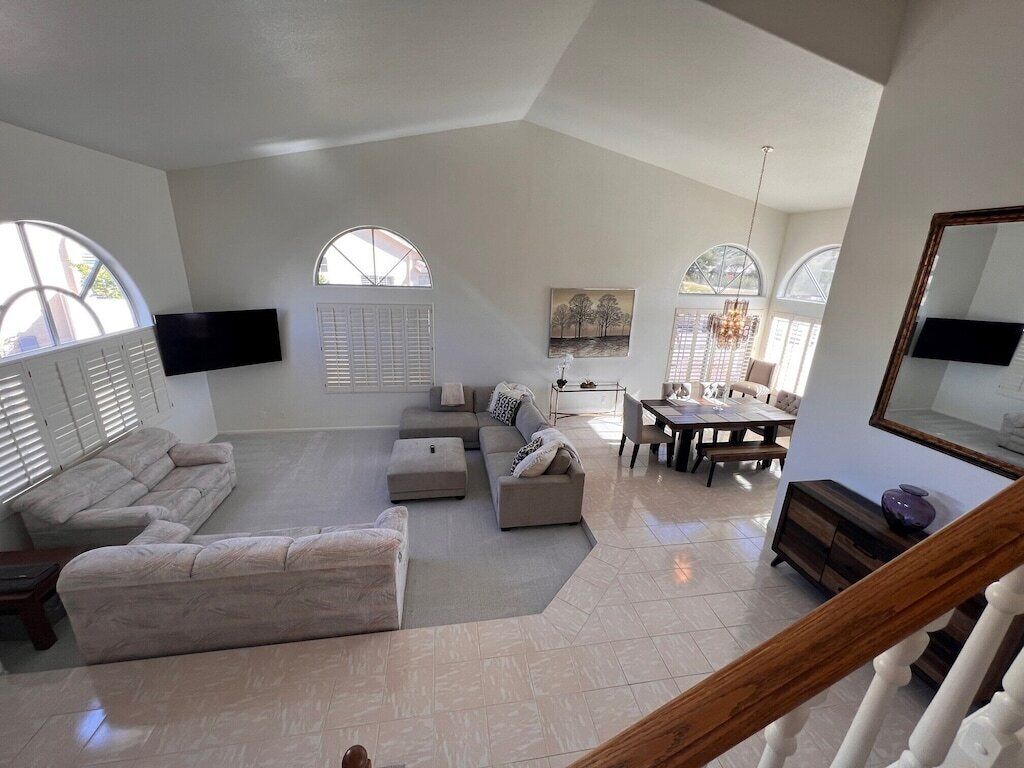 Private Pickleball, Pool & Putt-putt in Phoenix!