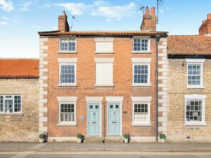 Exterior - Ryburn House - UK43518 (Thornton-Le-Dale, near Pickering)