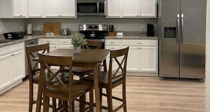 2-bedroom vacation home 25 minutes from Acadia National Park