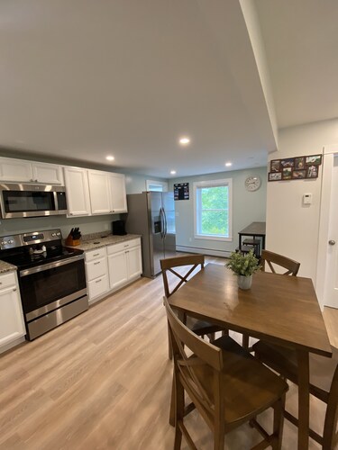 2-bedroom vacation home 25 minutes from Acadia National Park