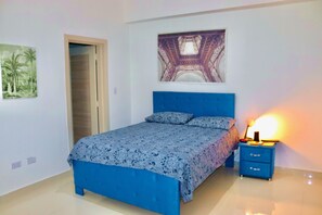 2 bedrooms, desk, iron/ironing board, free WiFi - Large 2 floor penthouse (Santo Domingo)