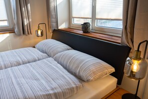 2 bedrooms, free WiFi, bed sheets