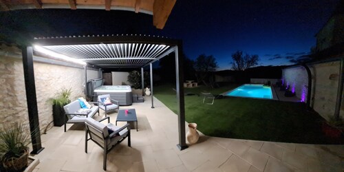 Rudelle house jacuzzi and private pool