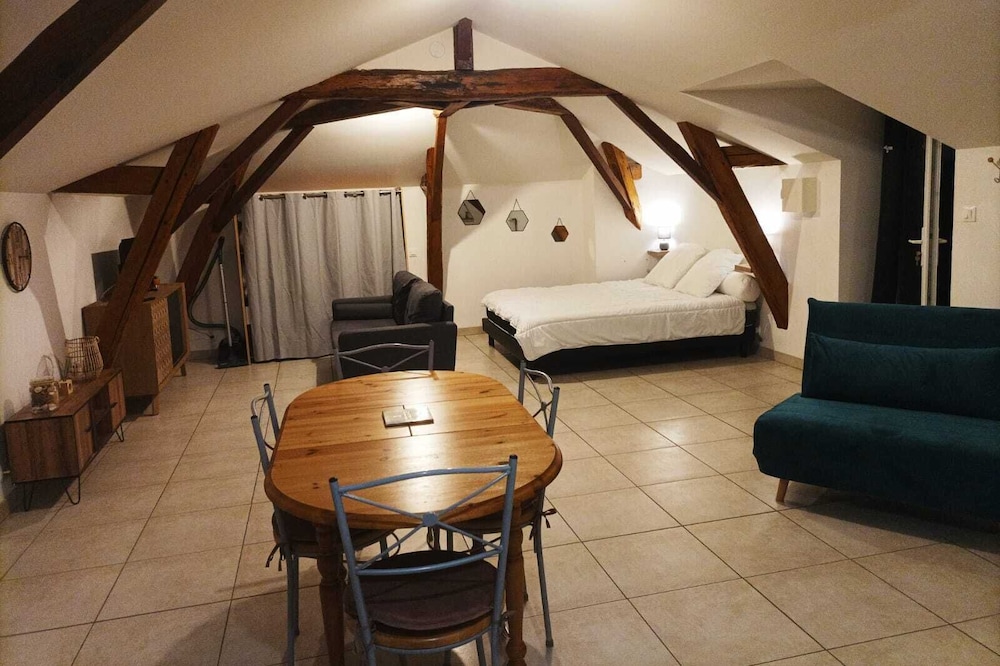 Studio in the countryside with private garden