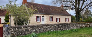 Exterior - Country house 6/8 persons (Manthelan)