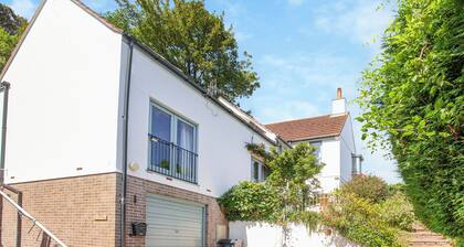3 bedroom accommodation in Salcombe