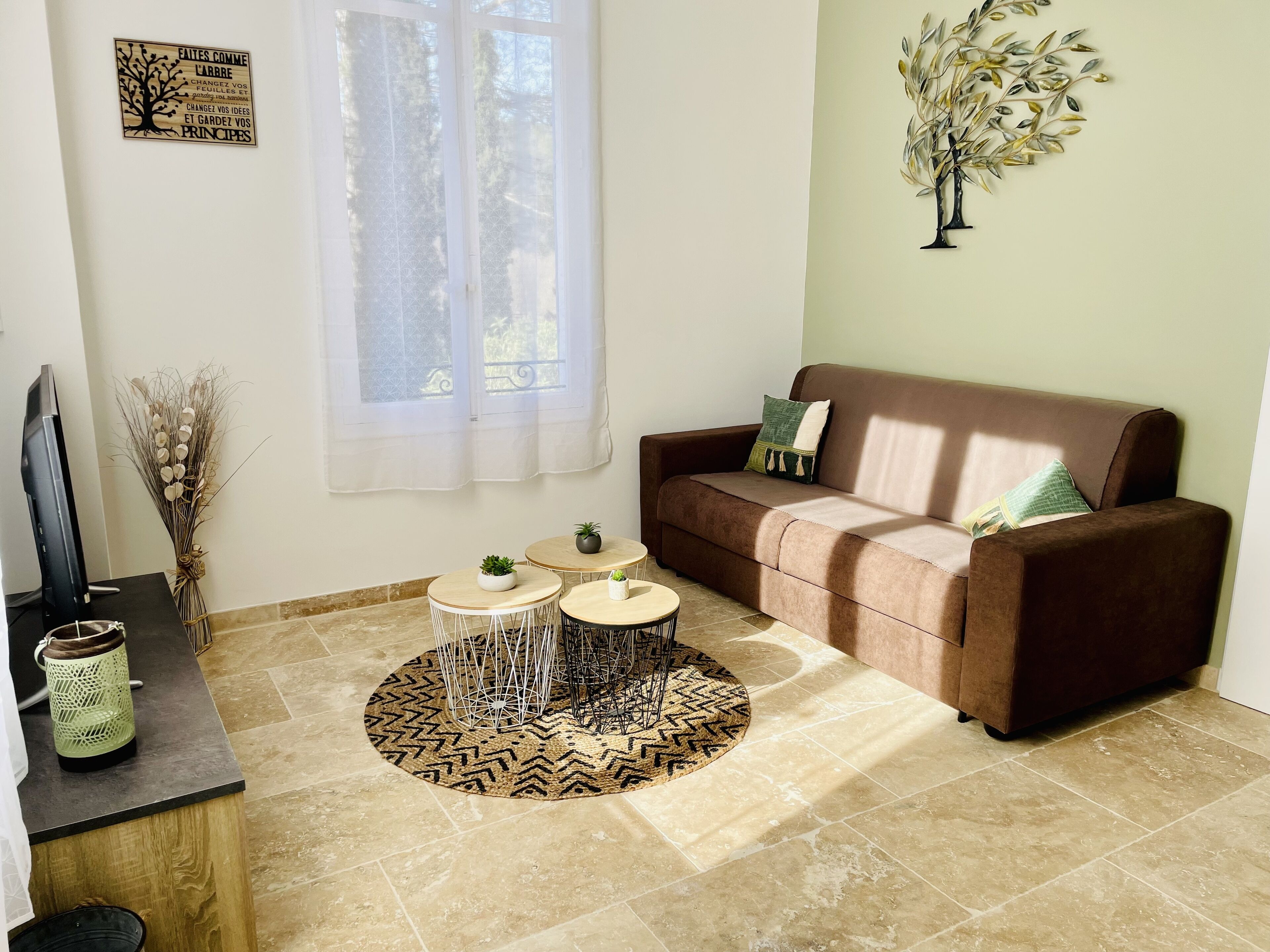 The Olivier cottage on an 8000m2 estate with swimming pool