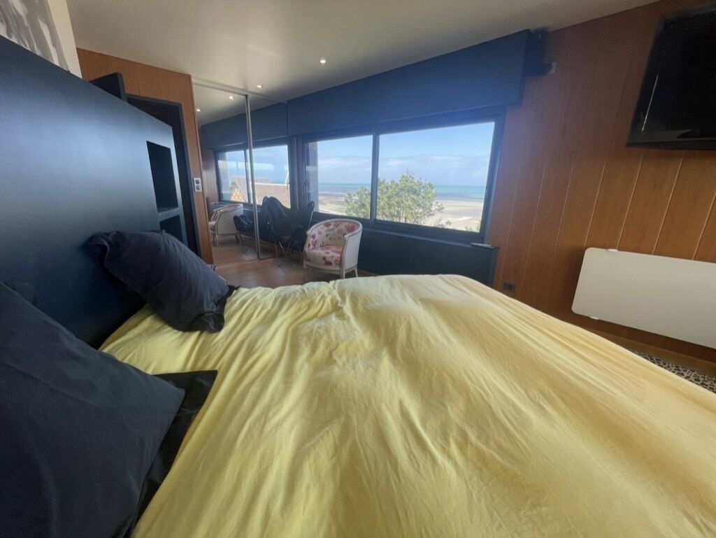 Unique!!! Exceptionnelle villa sur la falaise, vue mer. Ascenseur dans la villa.