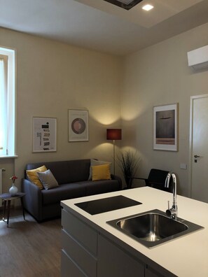 Interior - Costa20. Newly renovated downtown apartment. (Ravenna)