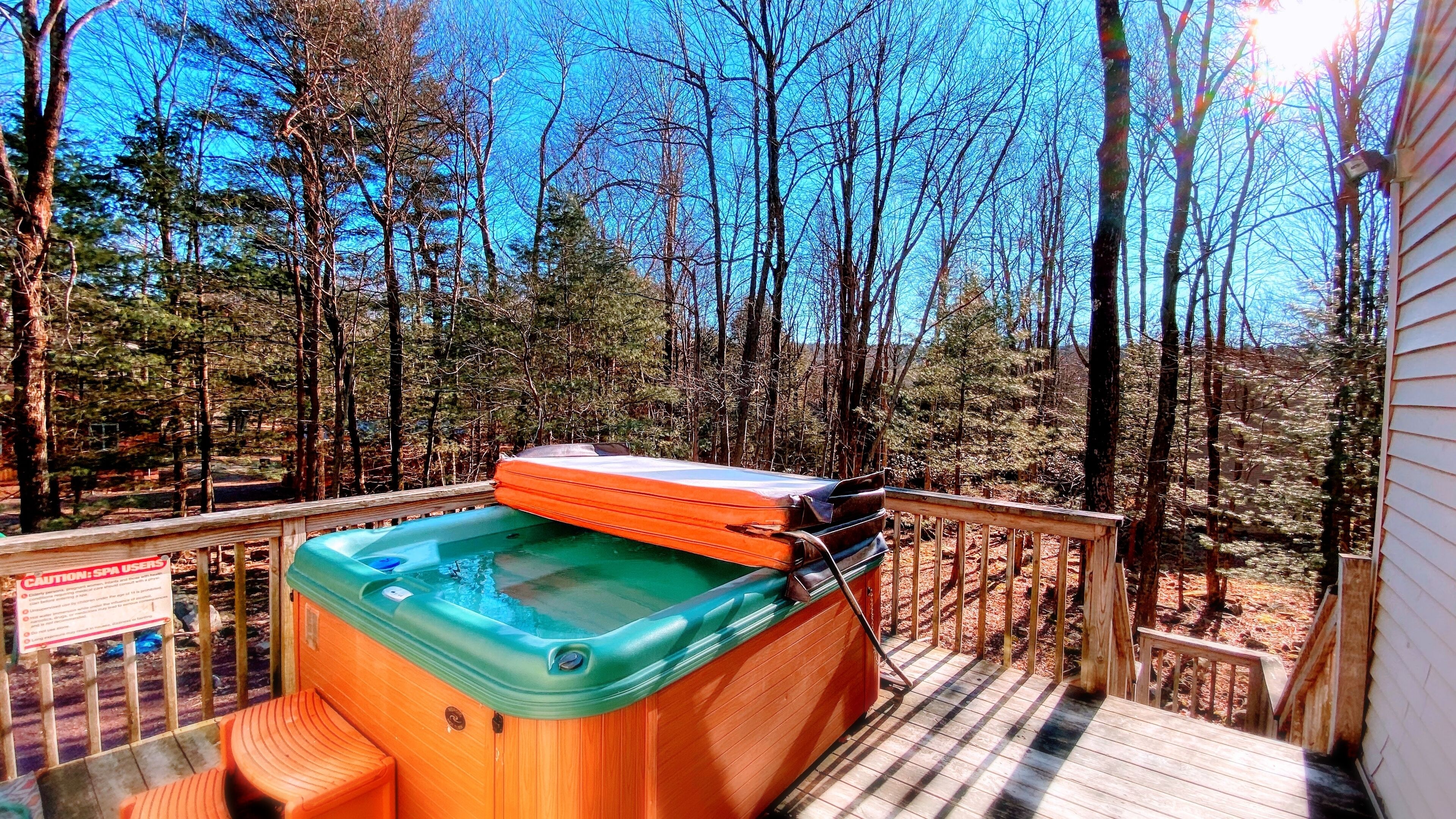 Pocono Mountain Retreat with Hottub, Game Room ,Fire Pit and Beach Access