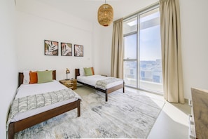 2 bedrooms, in-room safe, iron/ironing board, free WiFi