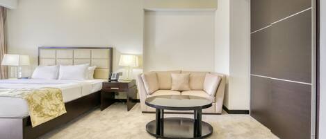 1 slaapkamer, een strijkplank/strijkijzer, gratis wifi, beddengoed