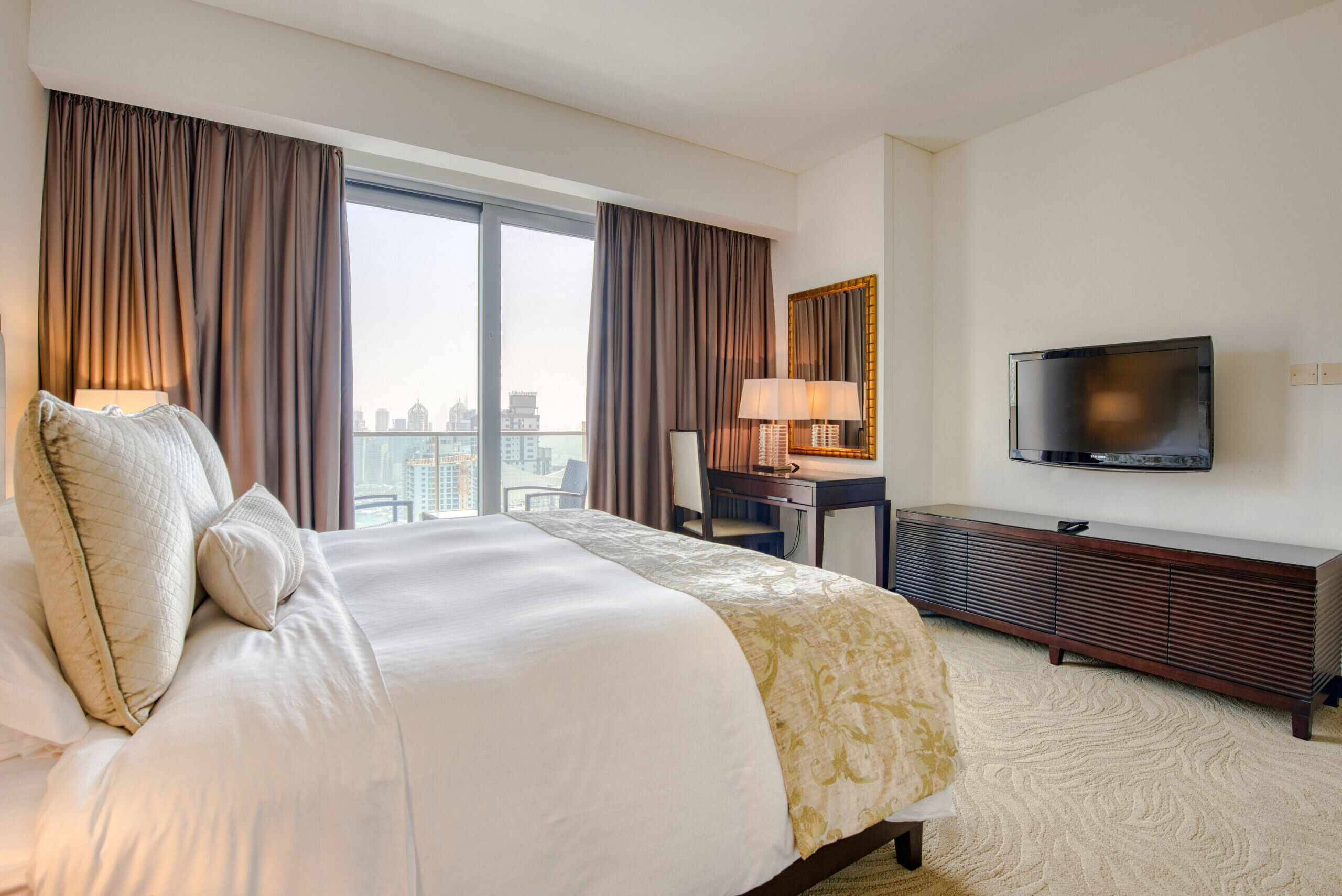 3 bedrooms, in-room safe, iron/ironing board, free WiFi