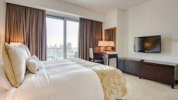 3 bedrooms, in-room safe, iron/ironing board, free WiFi