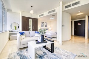 Interior - Refined Studio at Sky Gardens DIFC by Deluxe Holiday Homes (Dubai)