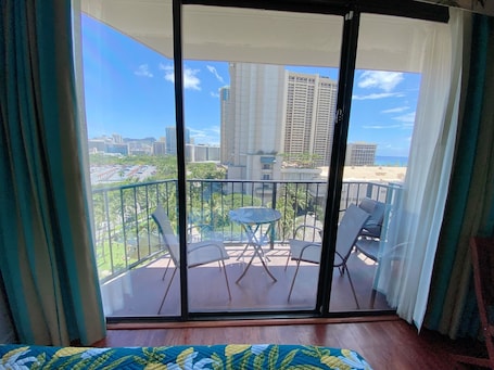 Aqua Palms Waikiki FREE PARKING, Across Hilton Village