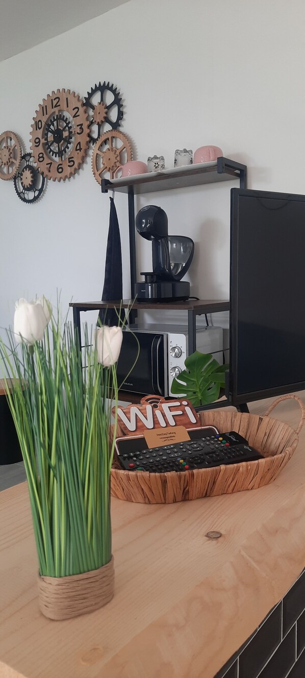 Interior - The mistral in Auvergne (Montaigut-le-Blanc)