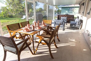 Outdoor dining - Getaway Home with Hot Tub and Close to the Beach! (Rotonda West)