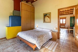 5 bedrooms, iron/ironing board, travel cot, free WiFi - Can Salvà Country house in a magnificent rural (Vilobi D'Onyar)