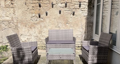 Renovated apartment ★ wifi ★ garden ★ center of Niort