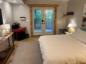 1 habitación, tabla de planchar con plancha, wifi y ropa de cama 