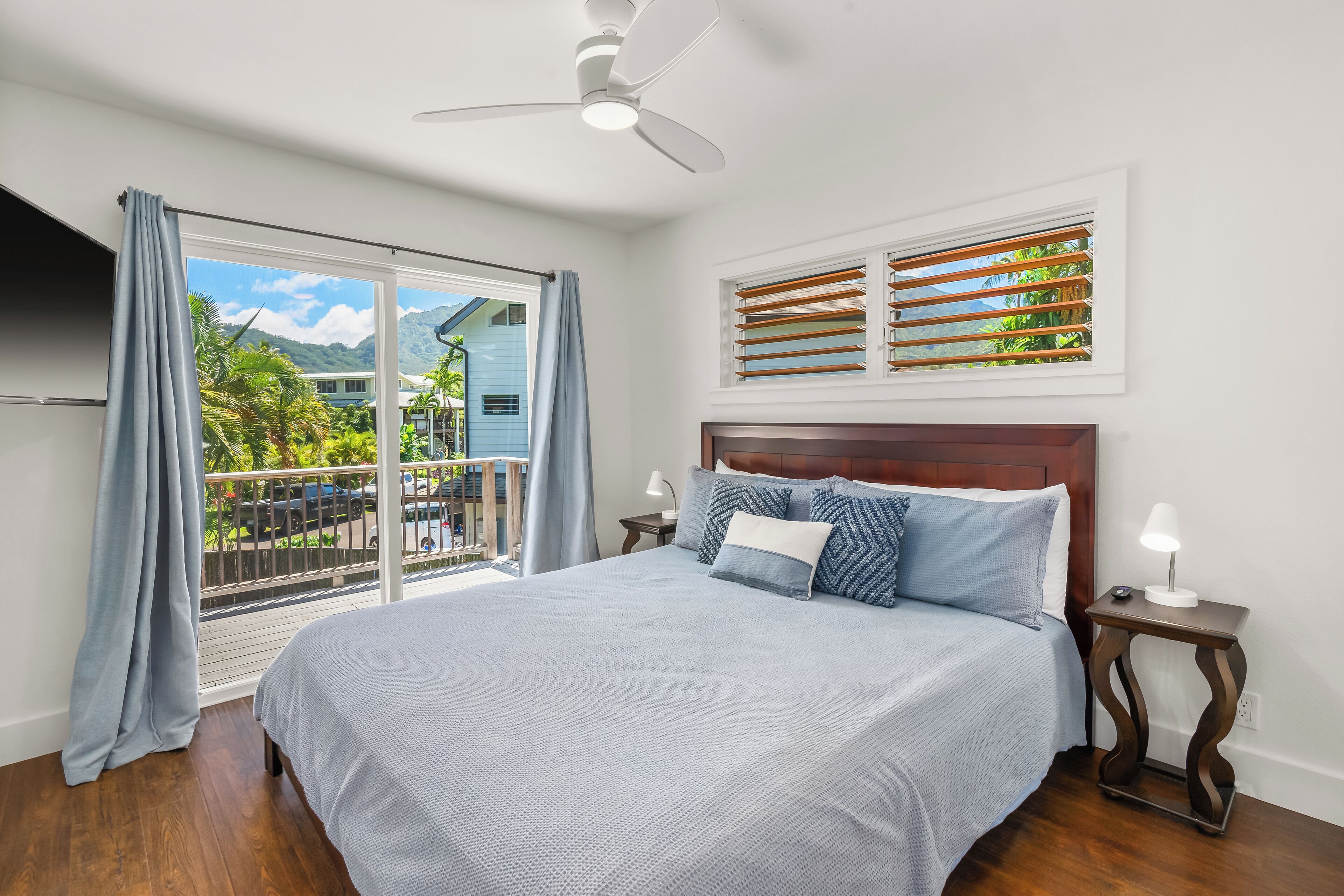 5 Schlafzimmer, Schreibtisch, Bügeleisen/Bügelbrett, Reisekinderbett