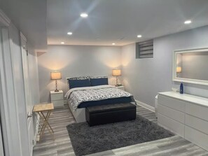 1 bedroom, iron/ironing board, WiFi, bed sheets - Beautiful One bedroom basement apartment (Toronto)