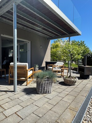 Terrace/patio - Modern vacation apartment with feel-good terrace in Beerfelden (Oberzent)