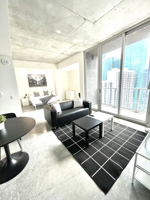Living area - Lovely and Stylish Studio close to Brickell-Miami (Miami)