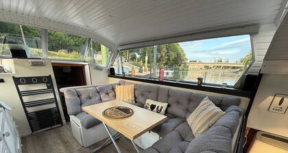  Unusual overnight stay aboard Le Viking - Disconnecting on the Marne River